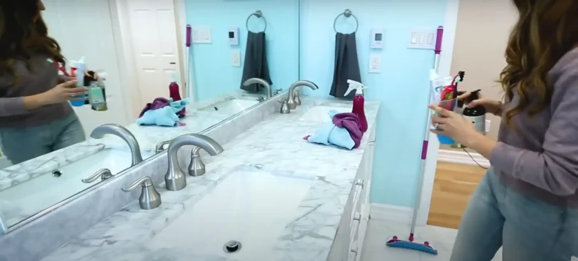 How to Clean Bathroom Tiles with Vinegar