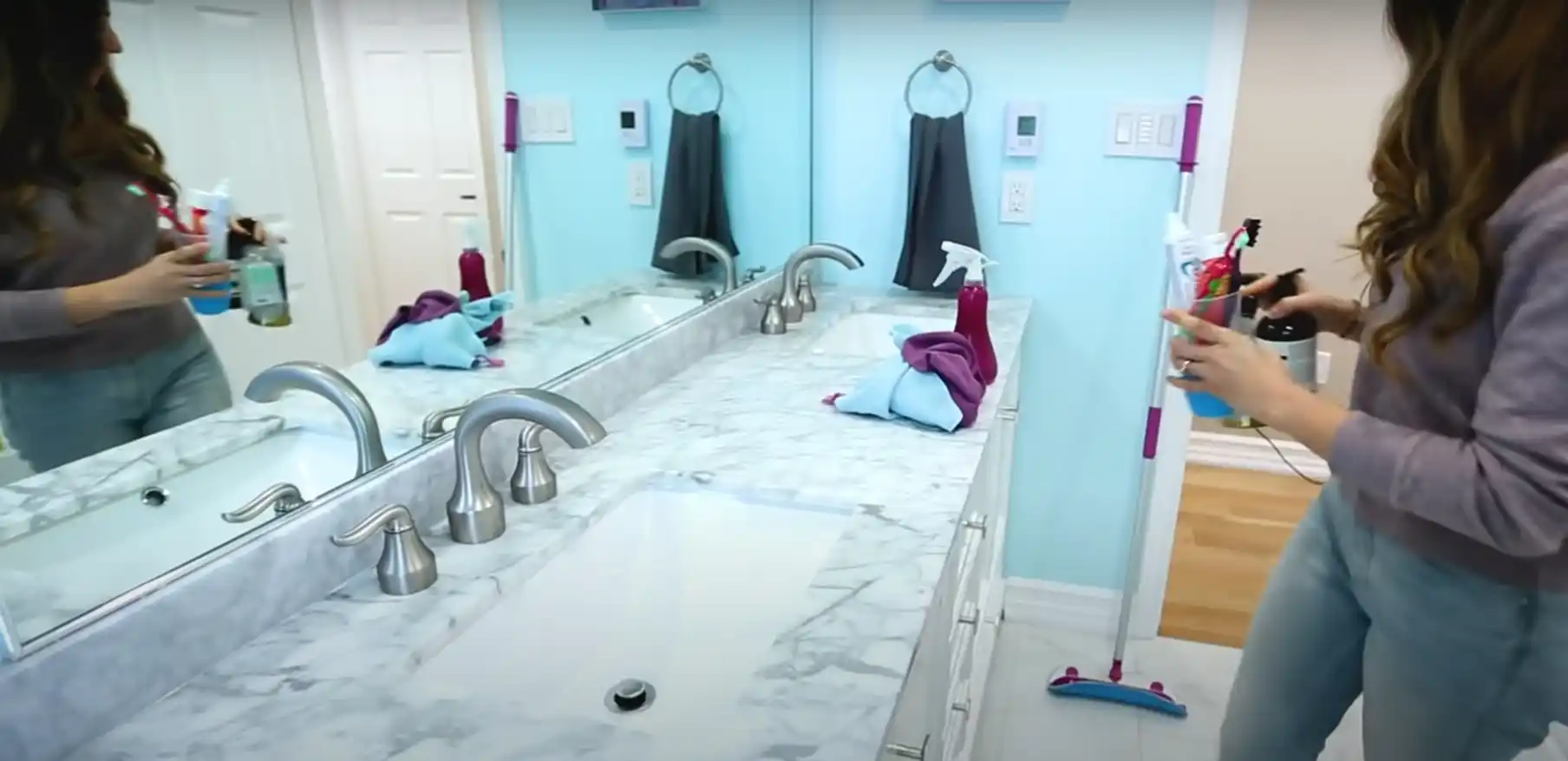 How to Clean Bathroom Tiles with Vinegar