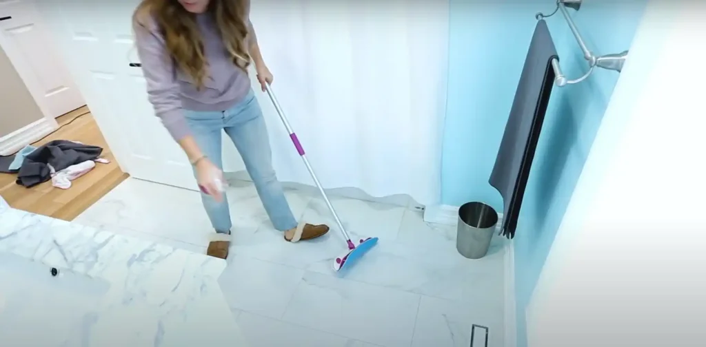 How to Clean Bathroom Tiles with Vinegar