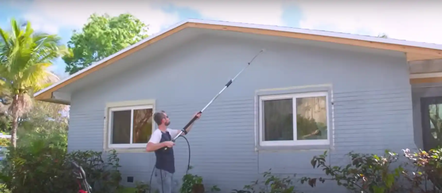 How Long Should It Take to Pressure Wash a House?