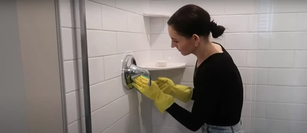How to Clean Glass Shower Doors with Baking Soda
