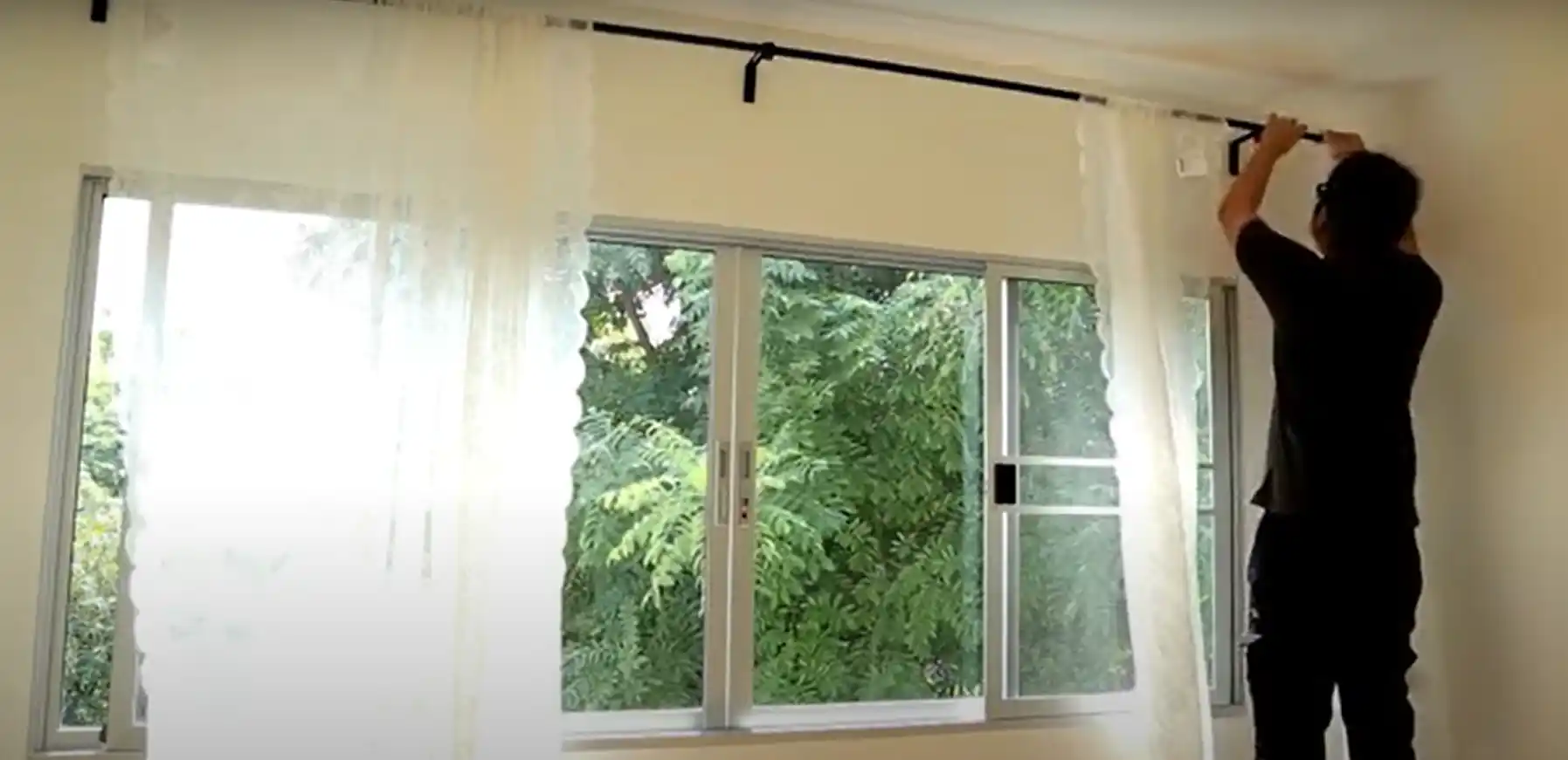 HOW TO CLEAN YOUR CURTAINS IN SITU