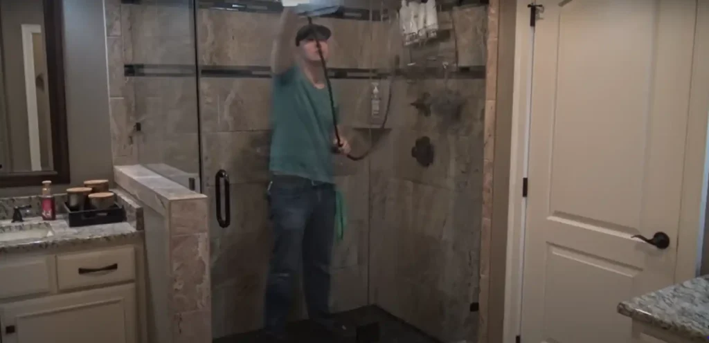 How to Deep Clean Bathroom Walls 