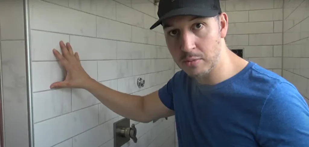 How to Deep Clean Bathroom Walls 