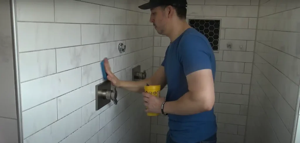 How to Deep Clean Bathroom Walls 